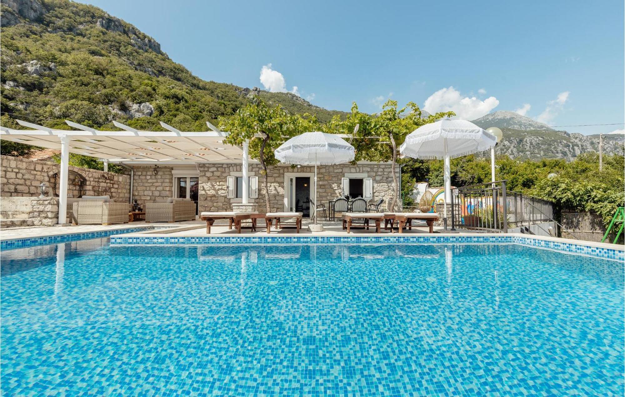 Amazing Home In Herceg Novi With House Sea View Exterior photo